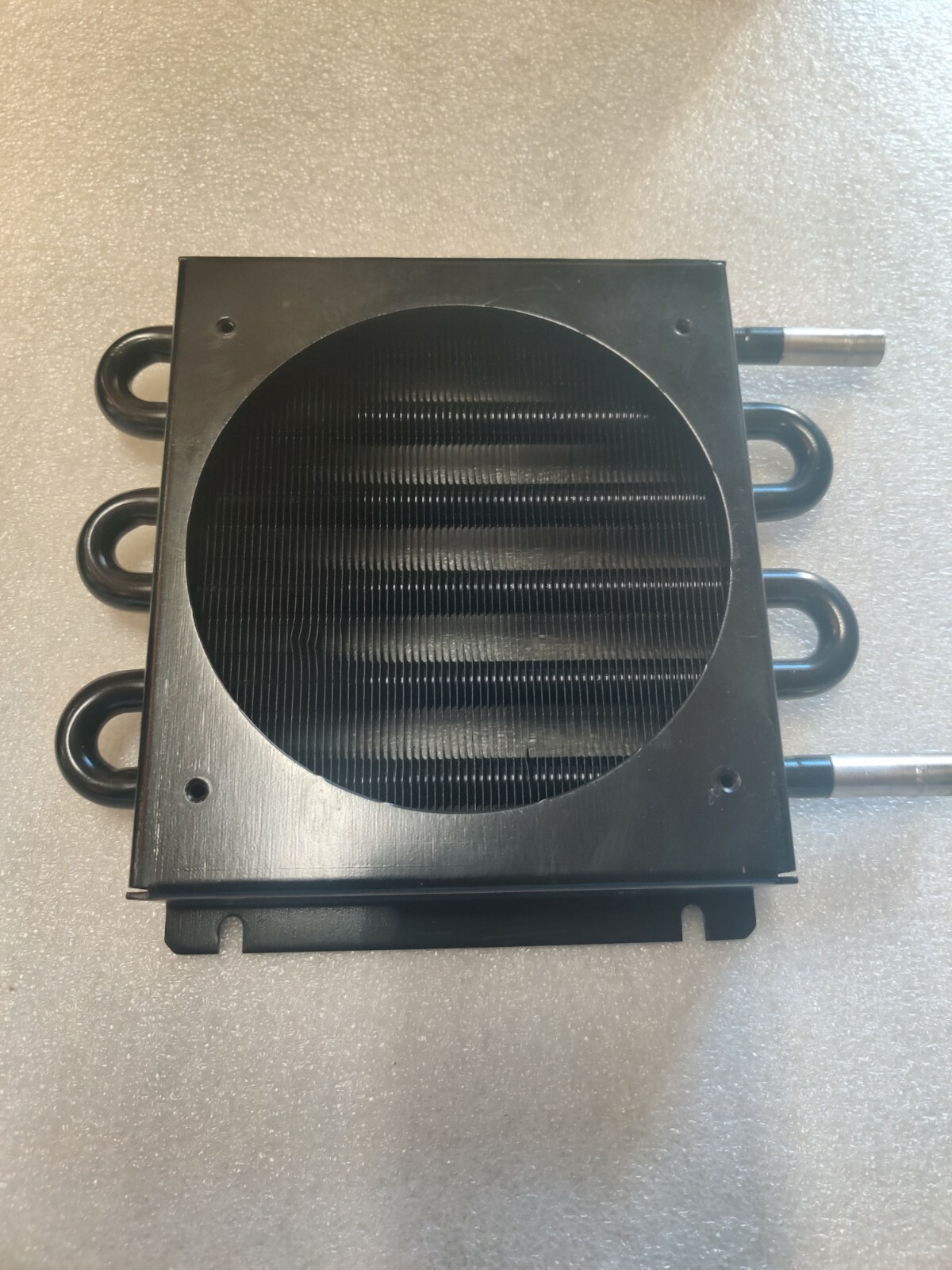 Aavid-Boyd\'s Lytron 4105G1SB 4000 Series stainless steel tube-fin heat exchanger Aavid-Boyd\'s Lytron 4105G1SB 4000 Series stainless steel tube-fin heat exchanger