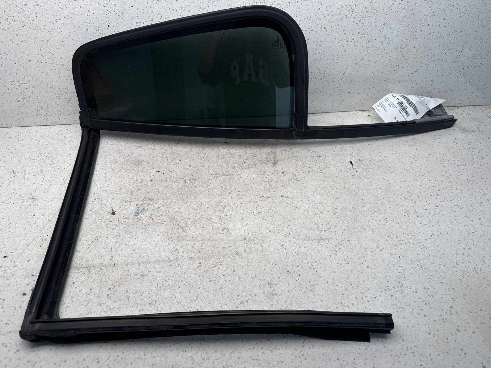 2002-2010 FORD EXPLORER Rear Vent Glass window Left Driver side OEM LH