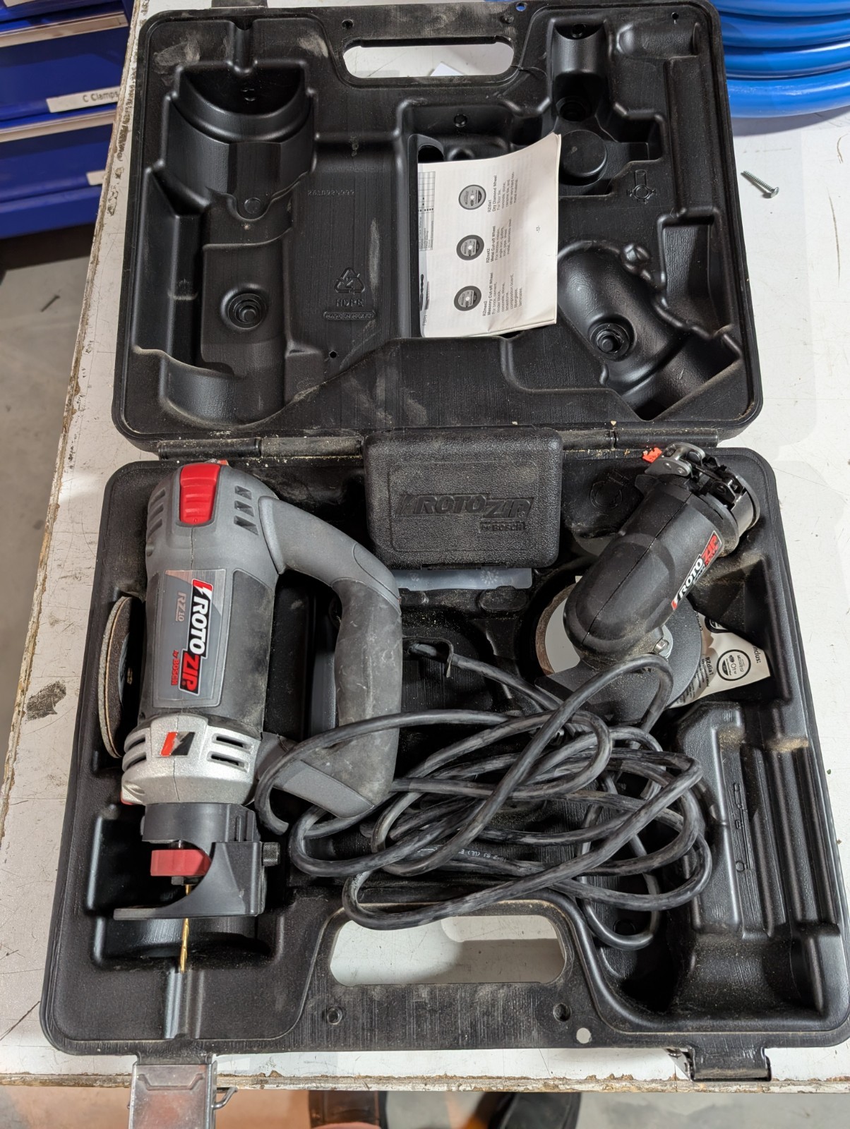 Rotozip RZ10-2100 with case, accessories, Complete kit Zip Bits Cutoff TESTED Rotozip RZ10-2100 with case, accessories, Complete kit Zip Bits Cutoff TESTED