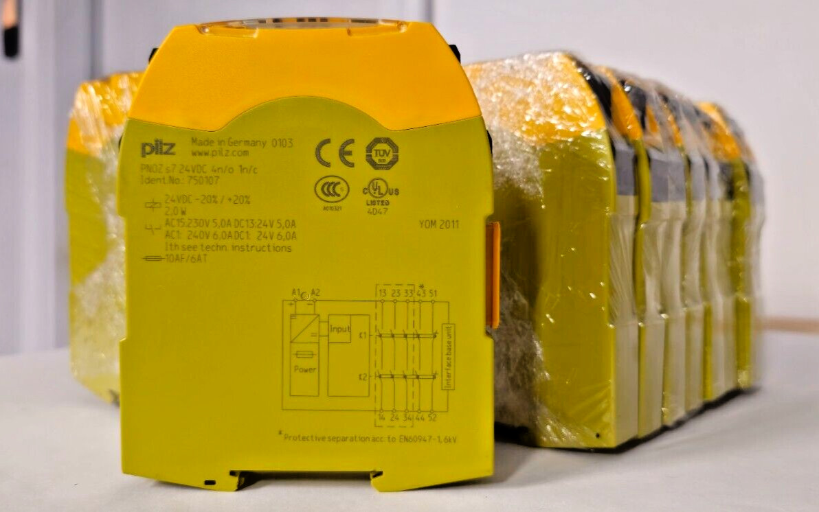 1 x Pilz 750107 PNOZ s7 Safety Relay 1 x Pilz 750107 PNOZ s7 Safety Relay