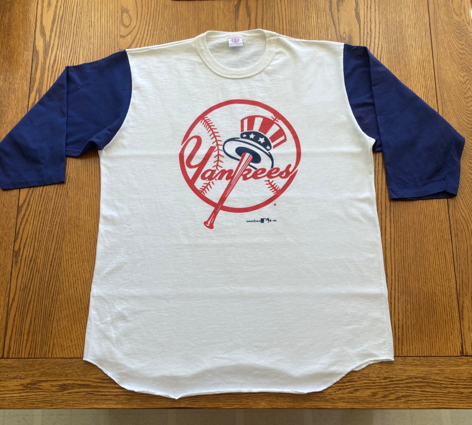 Vintage 1993 NY Yankees Raglan Baseball Shirt XL Garan Deadstock Unworn NOS USA Vintage 1993 NY Yankees Raglan Baseball Shirt XL Garan Deadstock Unworn NOS USA