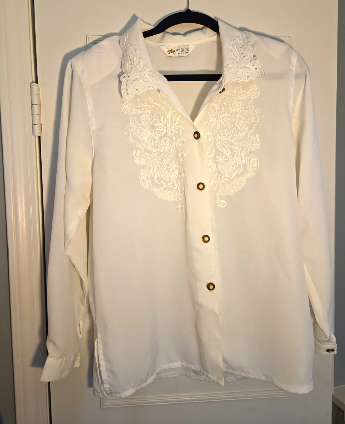Vintage White/ White Embroidered Eyelit Lace Collared Blouse W/ Nautical Buttons