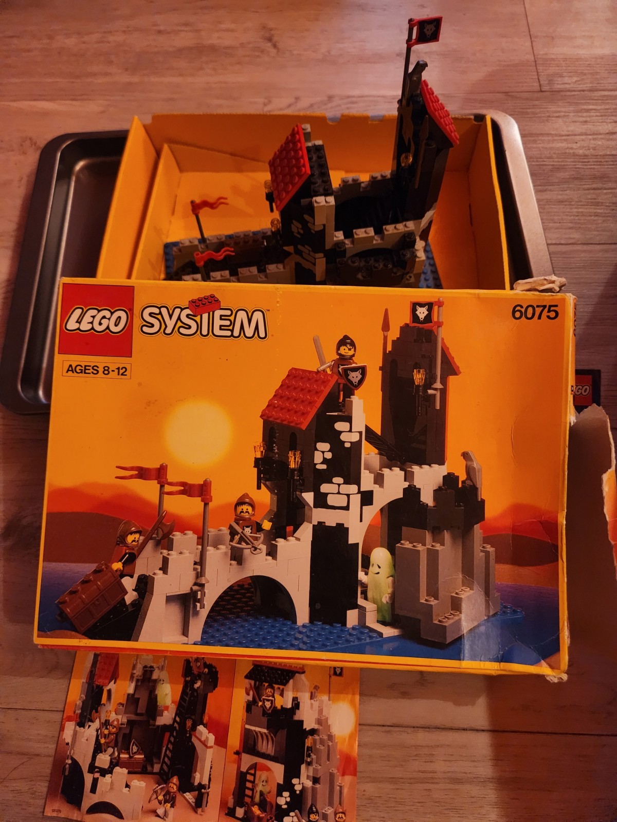 LEGO Castle: Wolfpack Tower (6075) LEGO Castle: Wolfpack Tower (6075)
