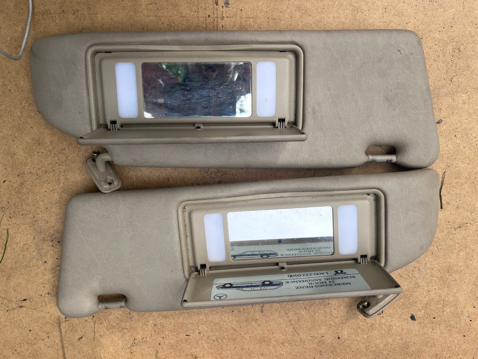 92-99 Mercedes W140 S320 S420 S500 Sunvisors Sun Visors Tan Beige OEM Factory 92-99 Mercedes W140 S320 S420 S500 Sunvisors Sun Visors Tan Beige OEM Factory