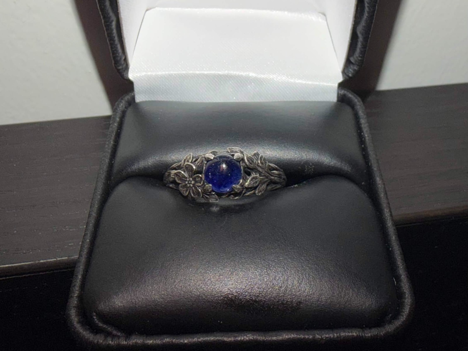 Sapphire Ring \ Sapphire Ring \