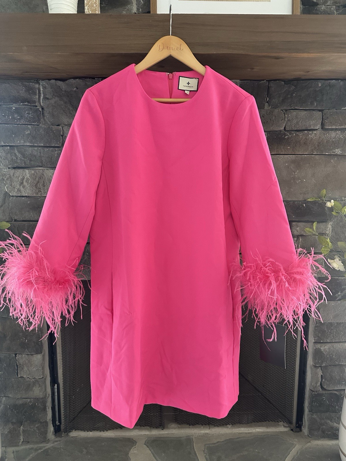 Tuckernuck Hot Pink Jamie Mini Dress sz L Large Long Sleeve Feather Wrist Shift Tuckernuck Hot Pink Jamie Mini Dress sz L Large Long Sleeve Feather Wrist Shift