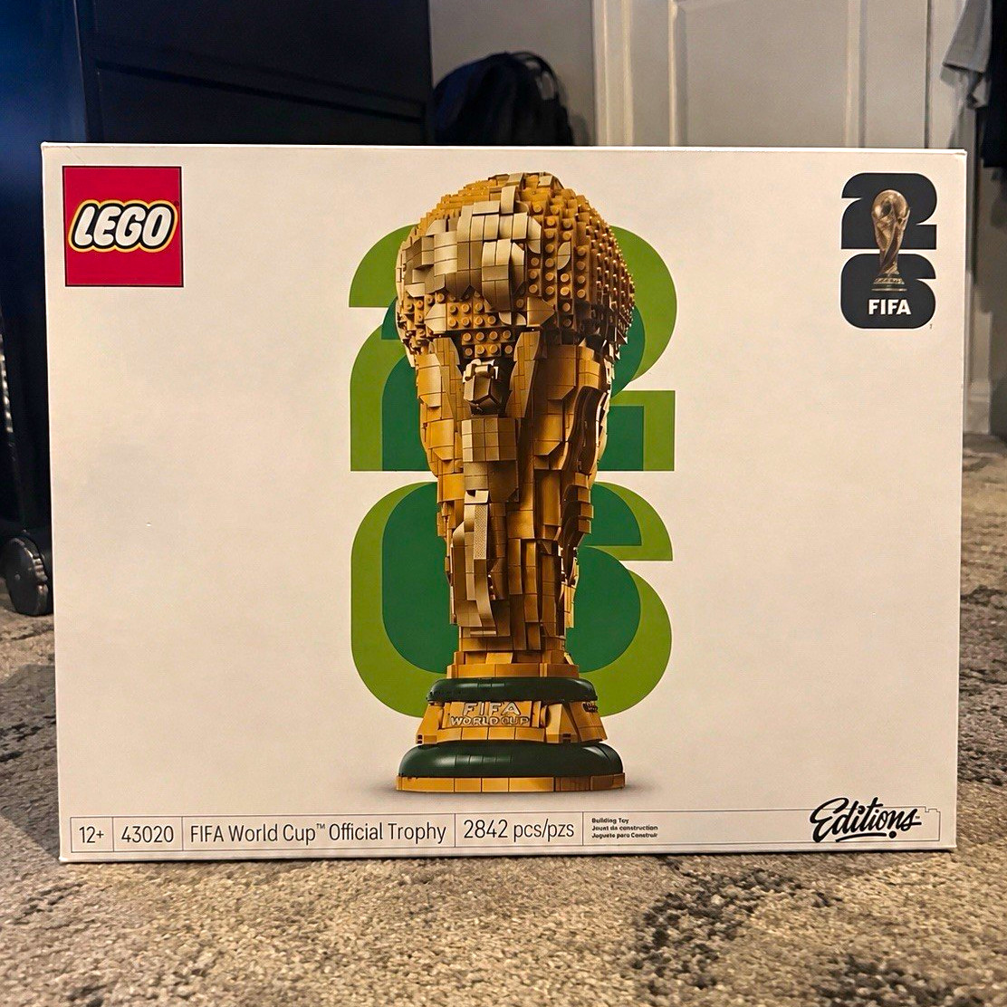 LEGO Icons FIFA World Cup Official Trophy Set 43020 2842pcs Age 12+ Box LEGO Icons FIFA World Cup Official Trophy Set 43020 2842pcs Age 12+ Box