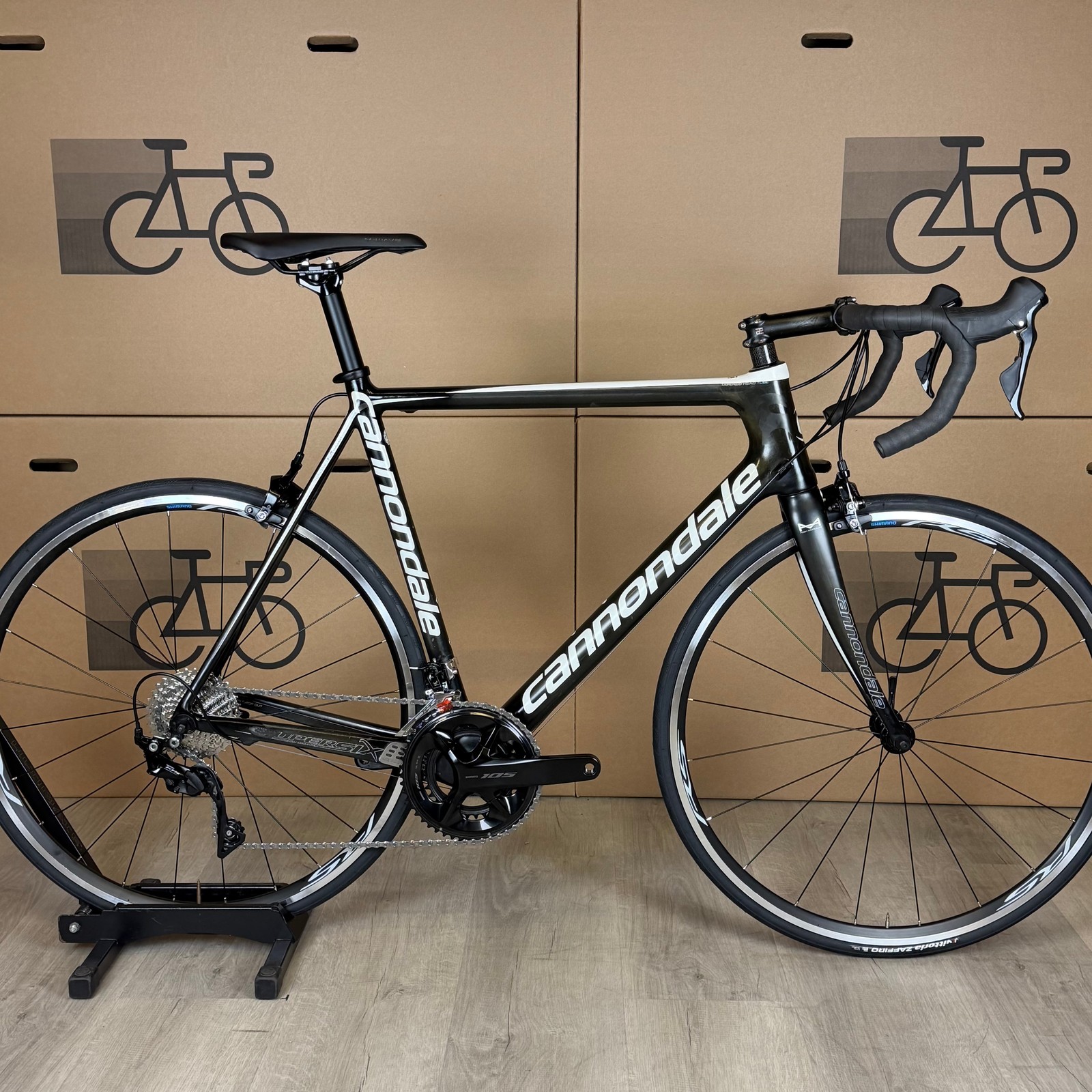 Used Cannondale SuperSix Carbon Fiber Road Bike, Shimano 105 11-Speed, 2012