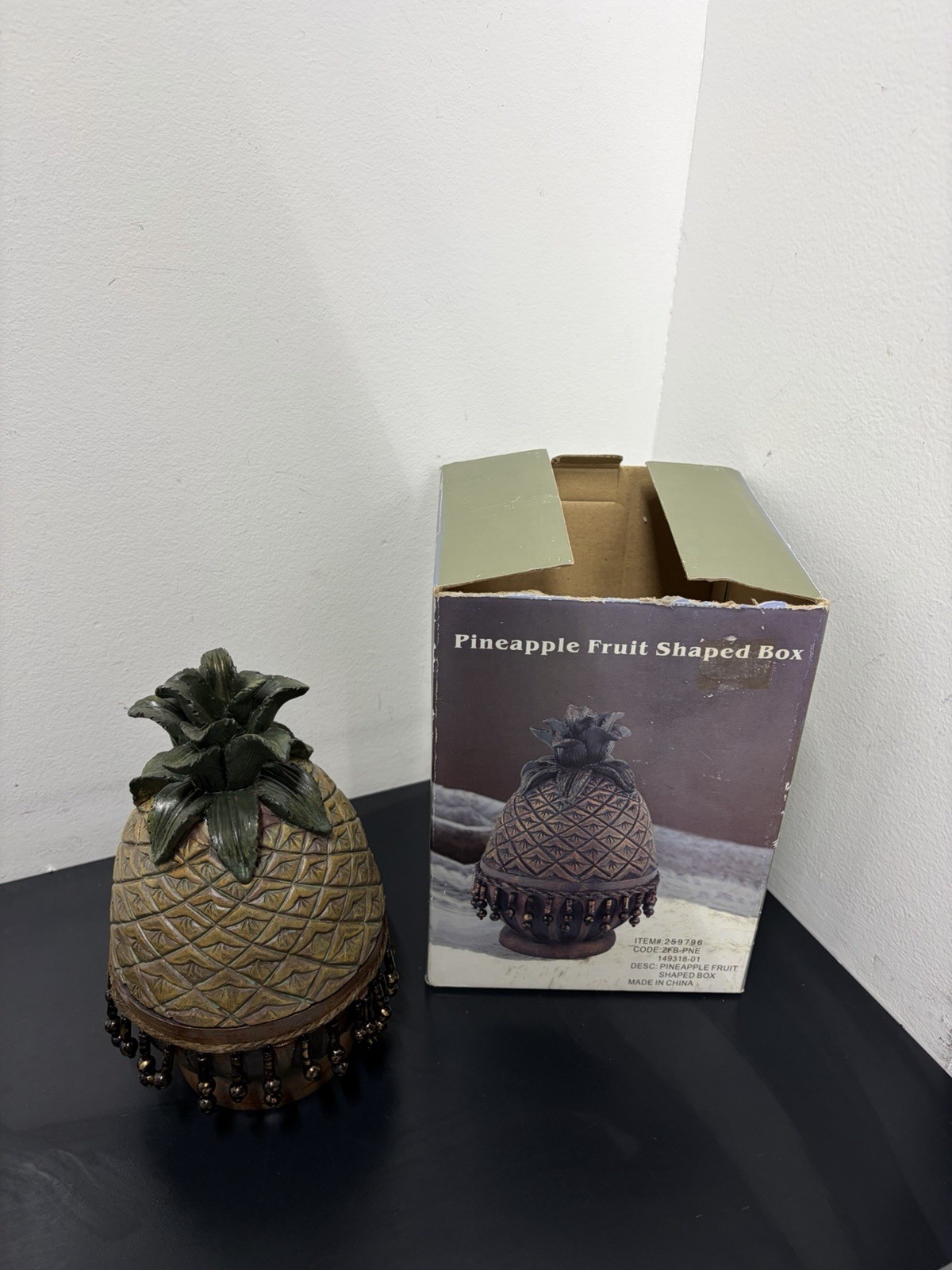 Vintage pineapple Fruit Shaped Box 8.5” Vintage pineapple Fruit Shaped Box 8.5”