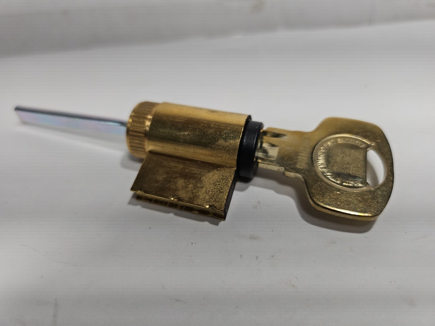 OEM Yale Smart Assure Lock 2 One Key And Cylinder fits all YRD410/ YRD420.Black OEM Yale Smart Assure Lock 2 One Key And Cylinder fits all YRD410/ YRD420.Black