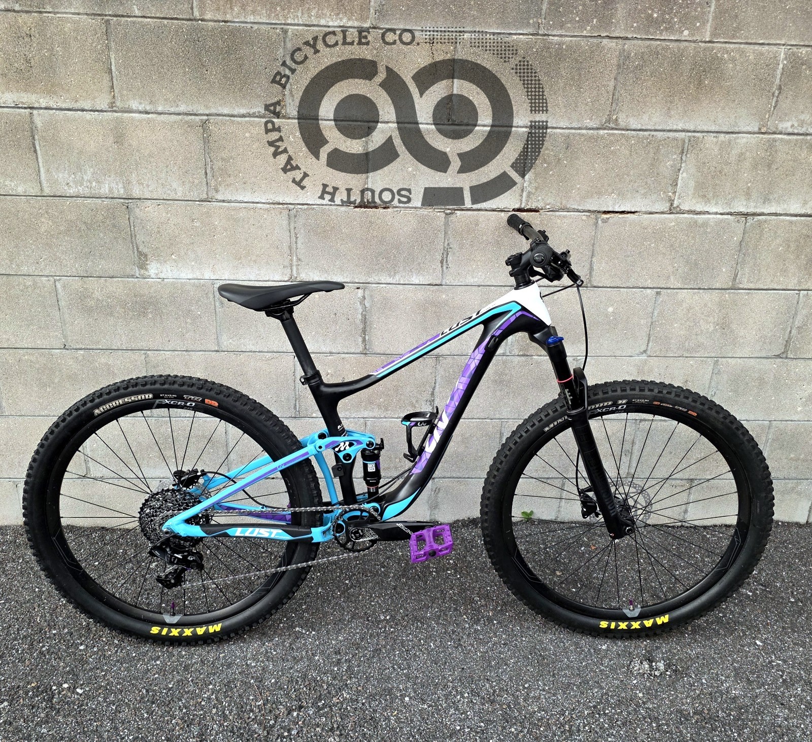 Liv Lust Advanced Carbon (Size Small) 27.5 Mountain Bike W/ Carbon Wheels 