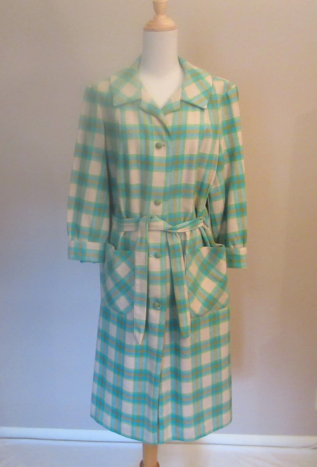Vintage 1960s Women\'s Pendelton Wool Plaid Long Coat