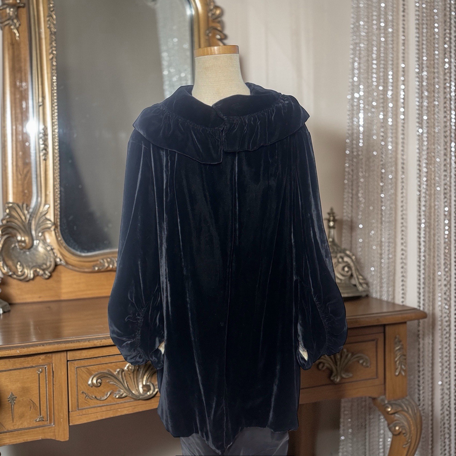 The Daytons Company 1920’s 30’s Silk Velvet Bishop Opera Sleeves L Coat Art Deco