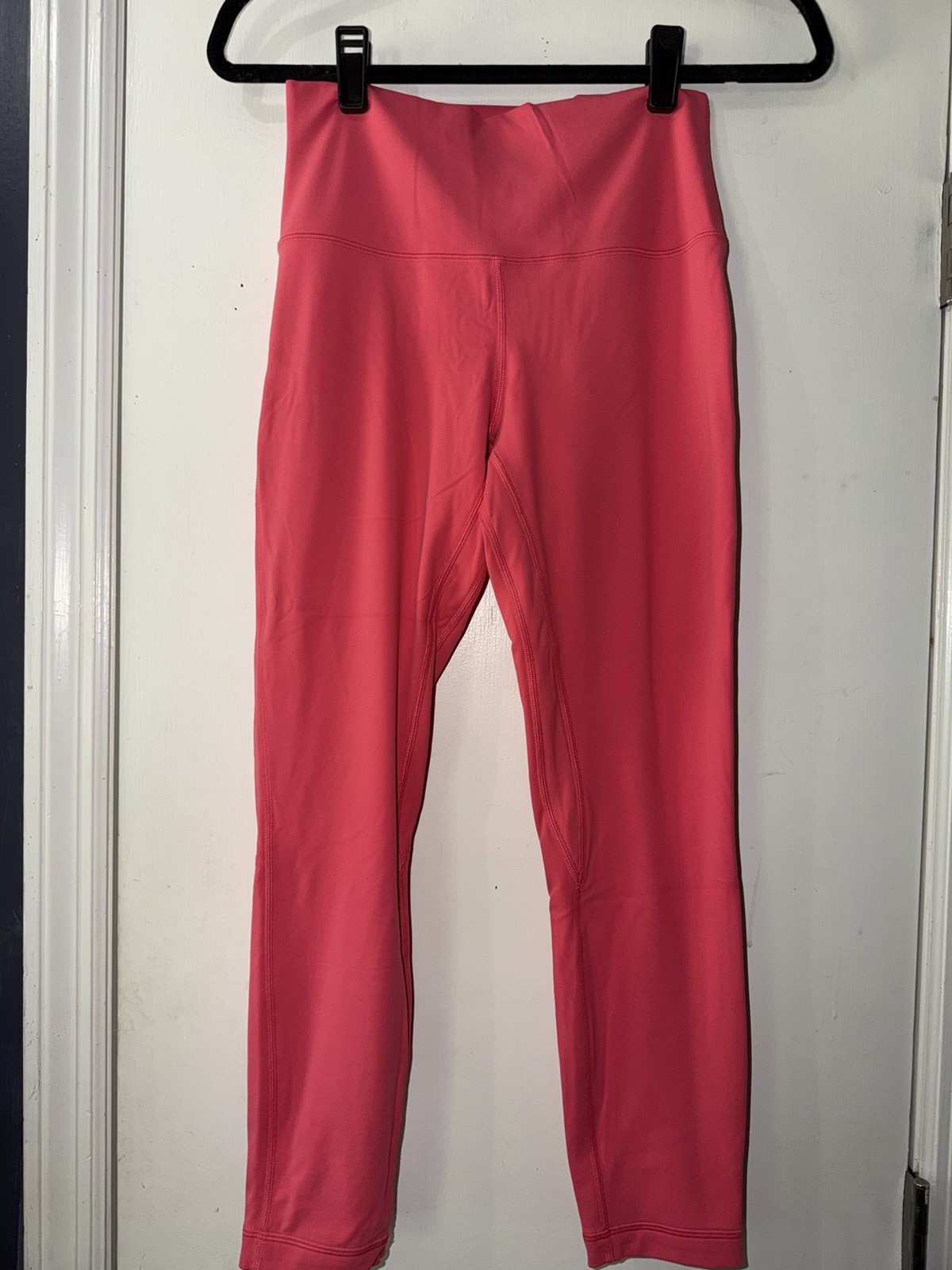 Women’s Pink Lululemon Size 8 Women’s Pink Lululemon Size 8