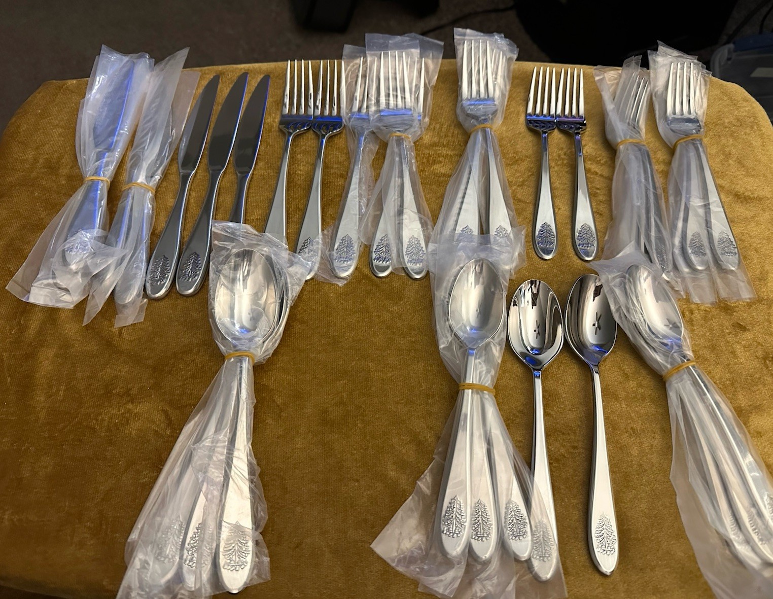 (35) Pieces Spode Christmas Tree Teaspoon 18/10 — NEW UNUSED (35) Pieces Spode Christmas Tree Teaspoon 18/10 — NEW UNUSED
