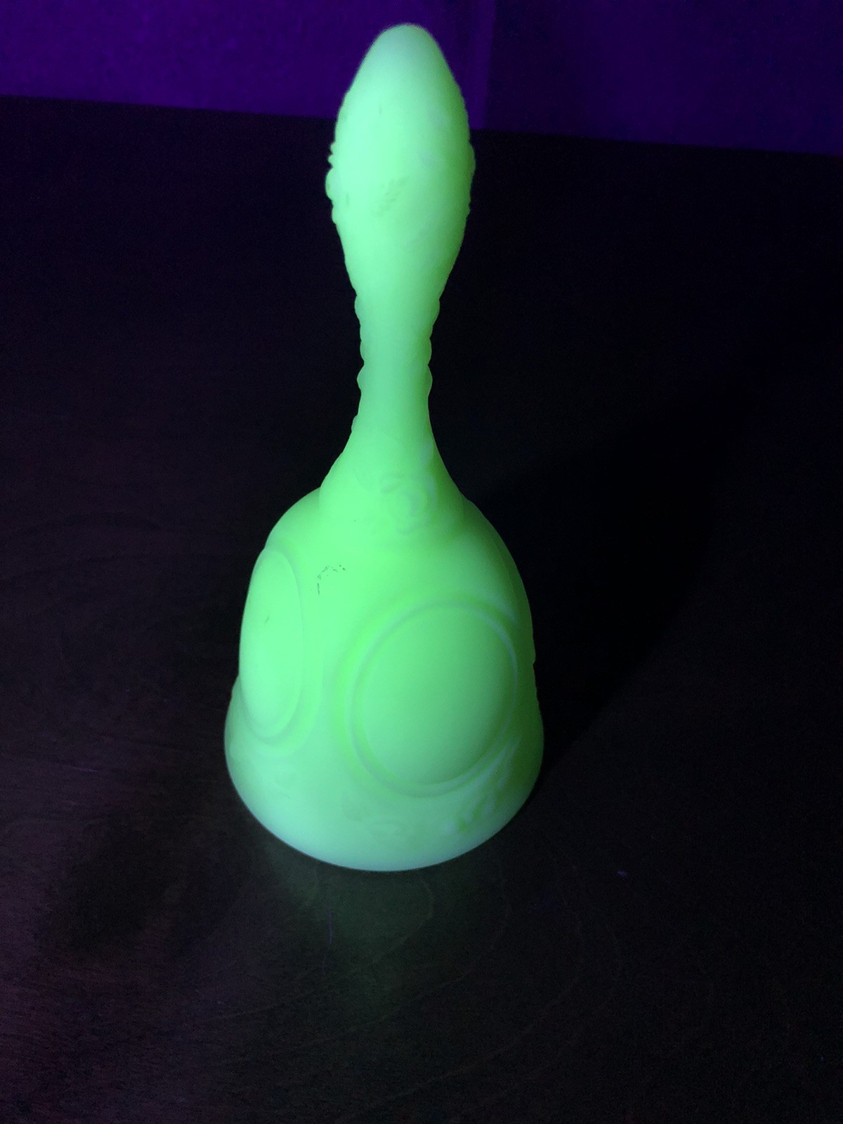 VINTAGE FENTON CUSTARD SATIN URANIUM GLASS BELL VGC