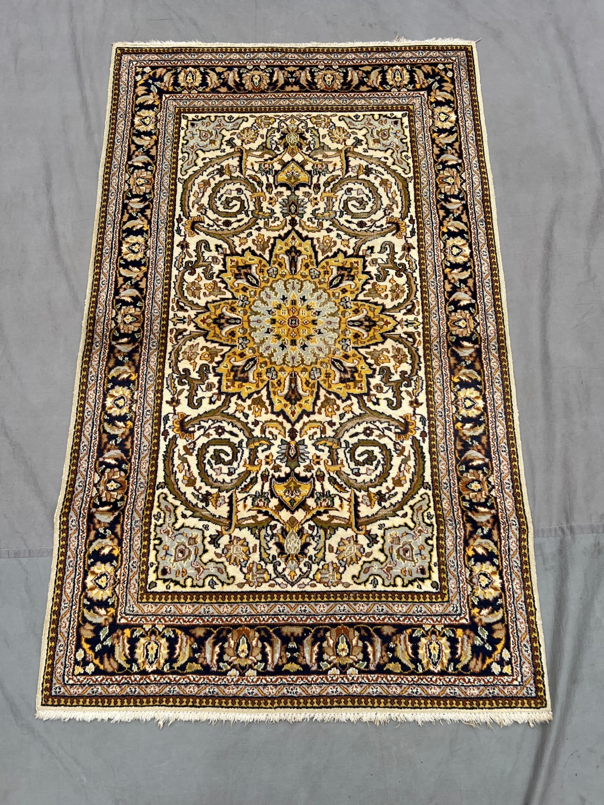 Ornate Floral Medallion 3.1x5.2ft Ivory Turkish Style Area Rug Living Room Decor