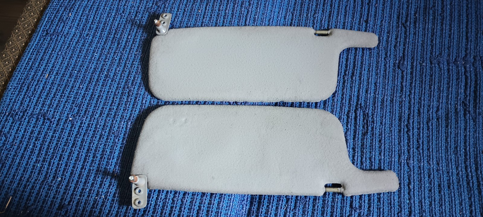 1987-1996 MITSUBISHI MIGHTY MAX / DODGE RAM 50 SUNVISORS L/R GRAY USED OEM