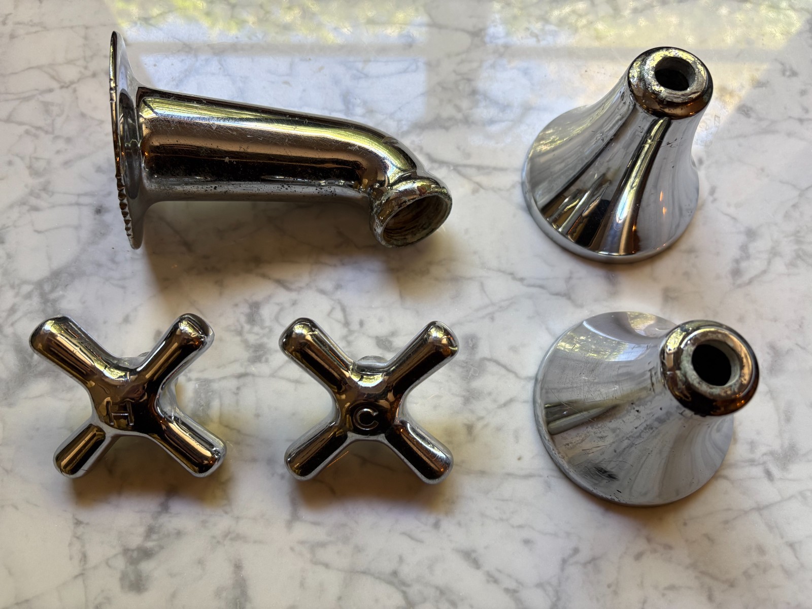 Vintage 1930s Chrome Bathtub Spout, Cross Handles & Escutcheons – 5 Pieces Vintage 1930s Chrome Bathtub Spout, Cross Handles & Escutcheons – 5 Pieces