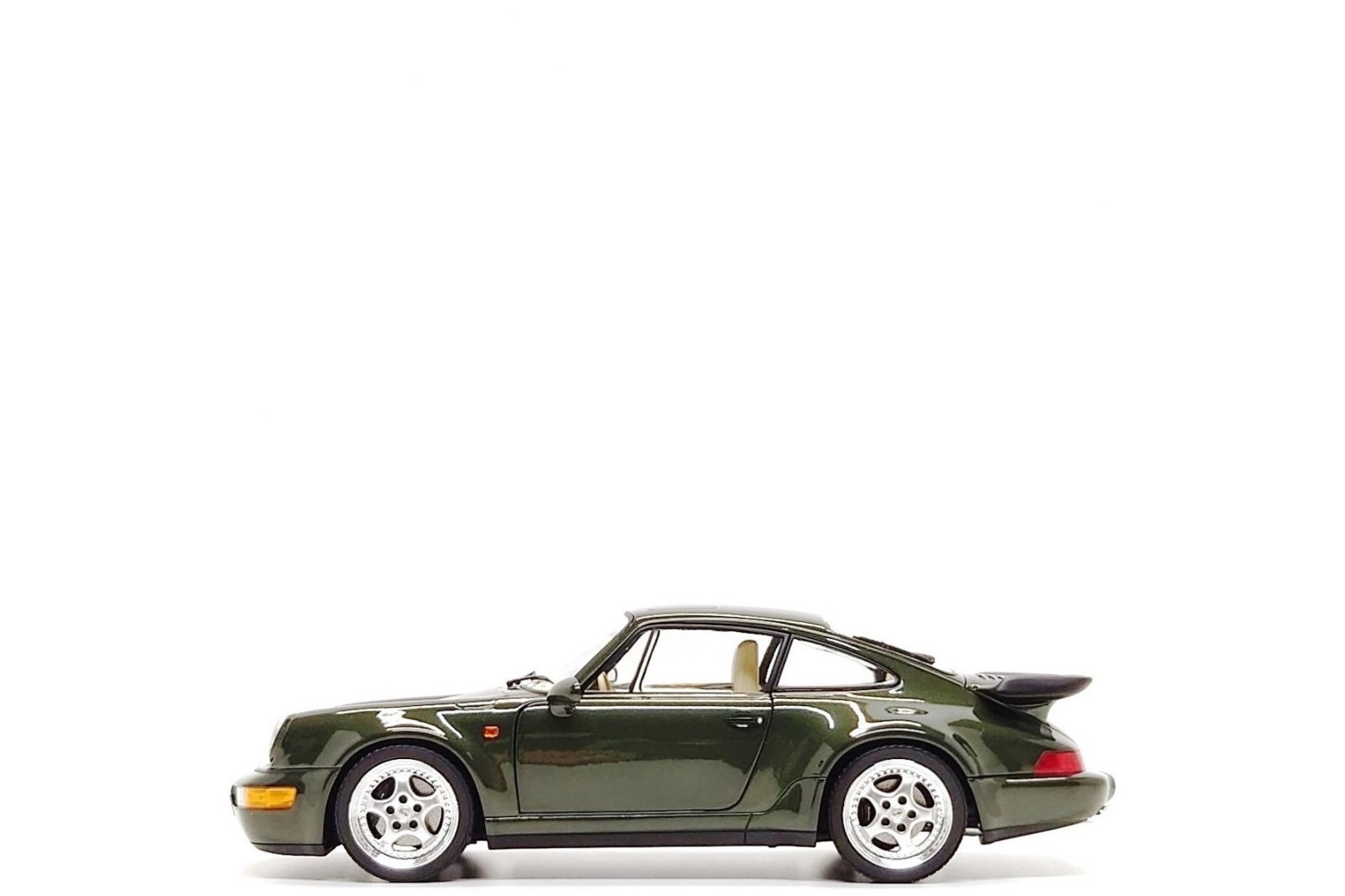 Norev 1:18 Porsche 911 Turbo 3.6 Coupe (964) in Oak Green Metallic Norev 1:18 Porsche 911 Turbo 3.6 Coupe (964) in Oak Green Metallic