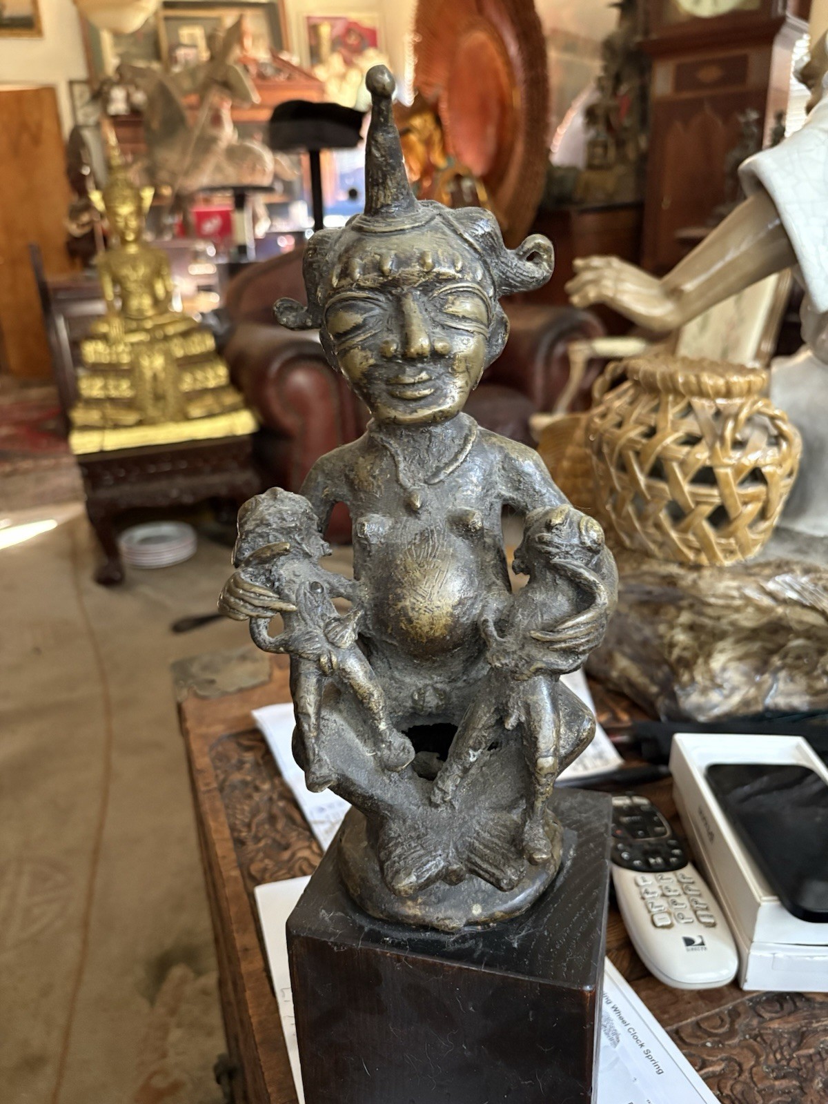 Bamileke Bronze Old Mother& Child Sculpture Bamileke Bronze Old Mother& Child Sculpture