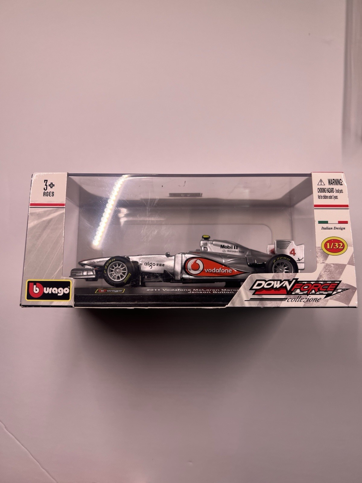 Bburago 1:32 McLaren Mercedes MP4-26 #4 Jenson Button 2011 F1 Formula 1 Bburago 1:32 McLaren Mercedes MP4-26 #4 Jenson Button 2011 F1 Formula 1