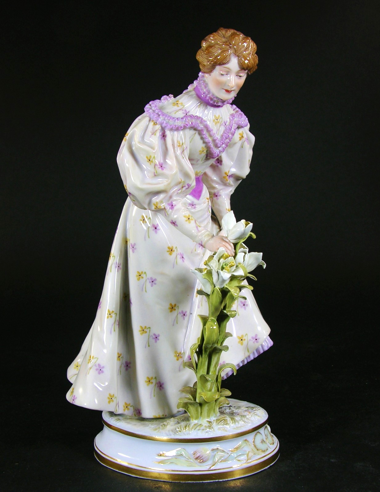 Rare Meissen Figure Model Q 157 'Young Woman Picking Lilies' Early 20th Century Rare Meissen Figure Model Q 157 'Young Woman Picking Lilies' Early 20th Century