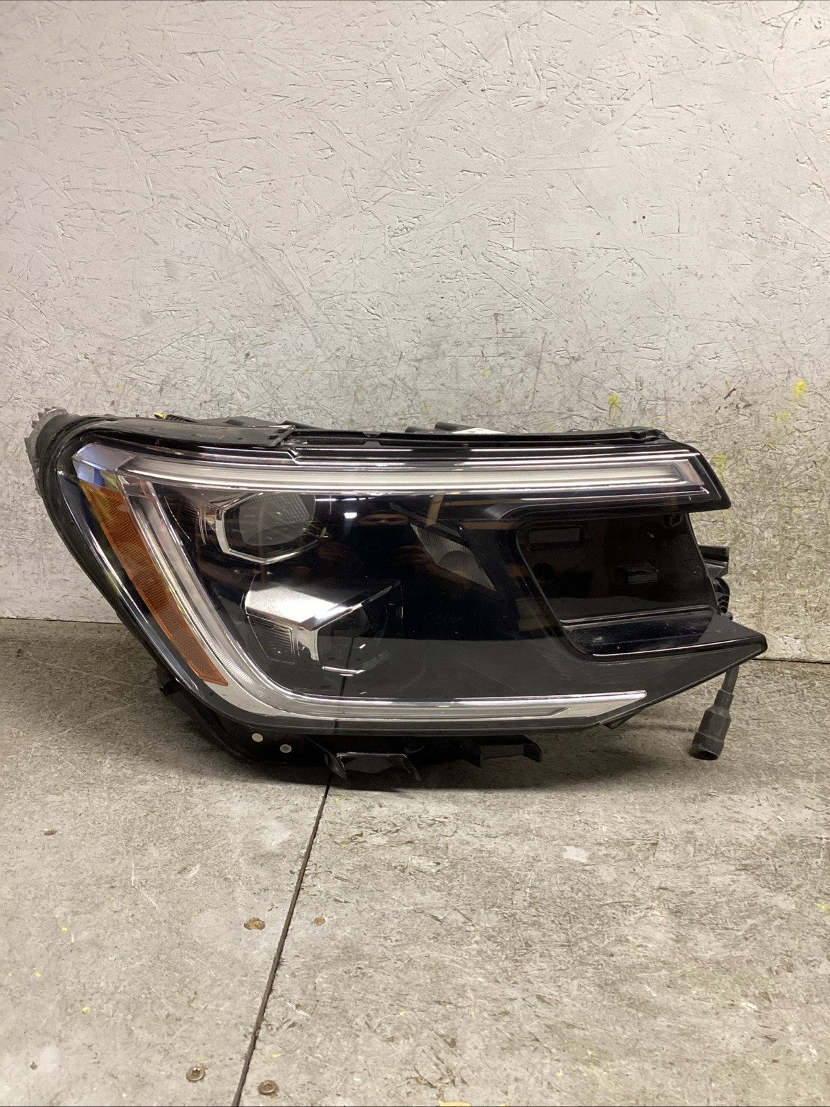 2024-2025 VOLKSWAGEN ATLAS CROSS SPORT RIGHT RH PASSENGER SIDE HEADLIGHT OEM 2024-2025 VOLKSWAGEN ATLAS CROSS SPORT RIGHT RH PASSENGER SIDE HEADLIGHT OEM