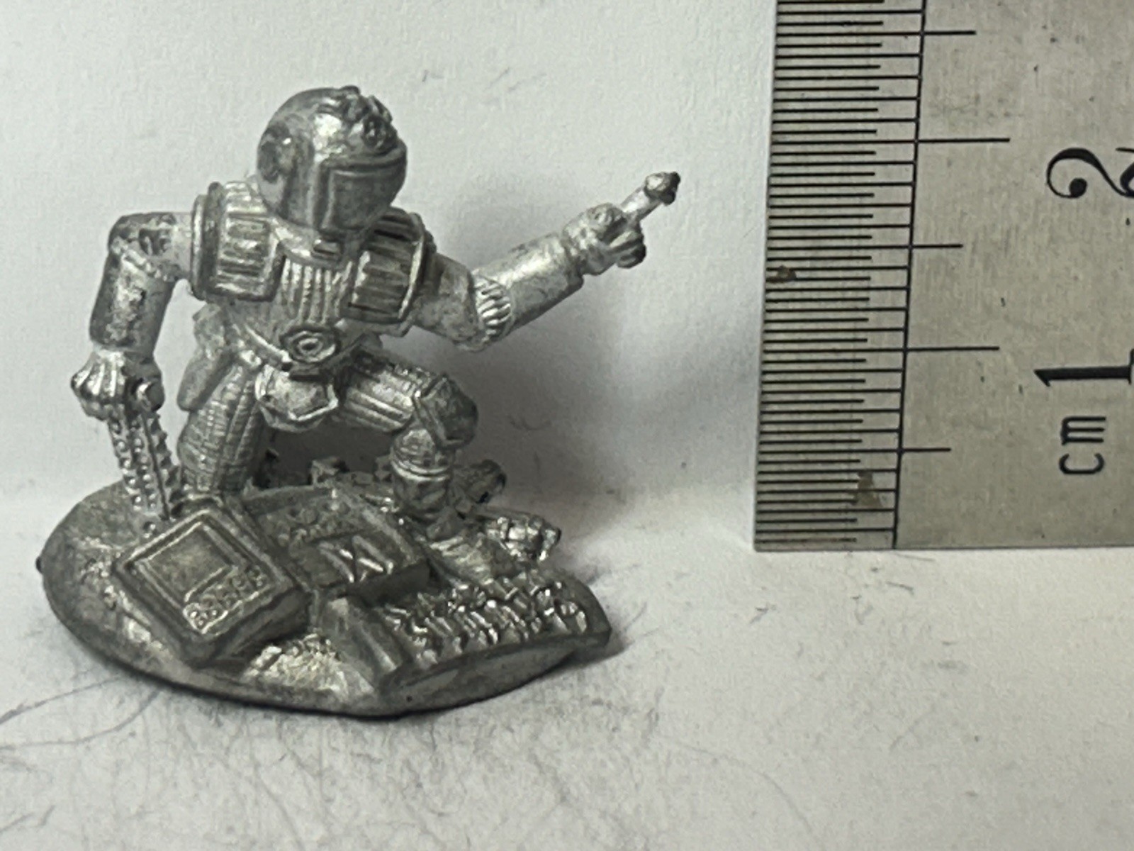 Ral Partha DS-114 Armored Doc Wagon Medic (Shadowrun) DocWagon Emergency Doctor