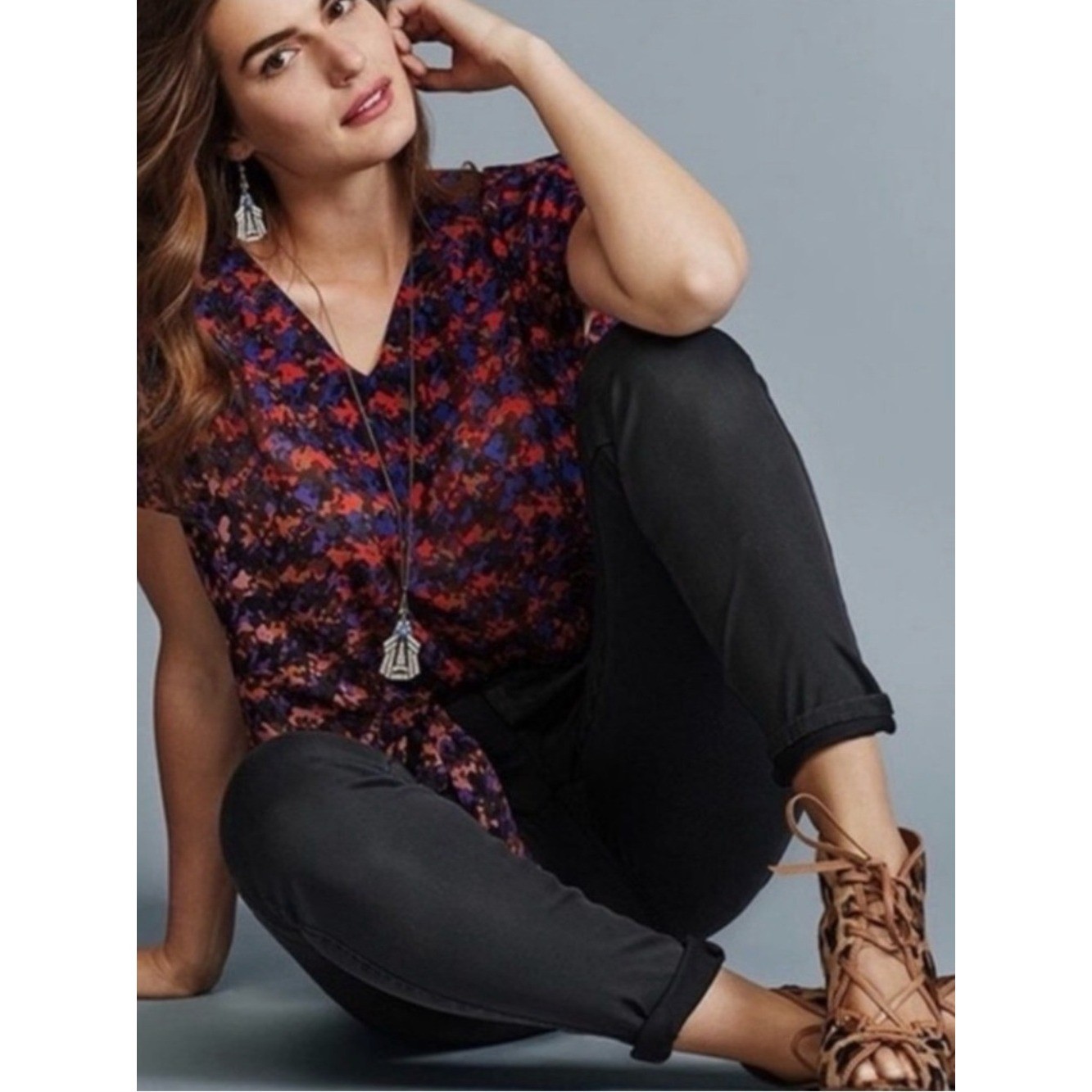 Cabi 3428 V-Neck Short Sleeve Blouse in Navy Multi with Sash Cabi 3428 V-Neck Short Sleeve Blouse in Navy Multi with Sash