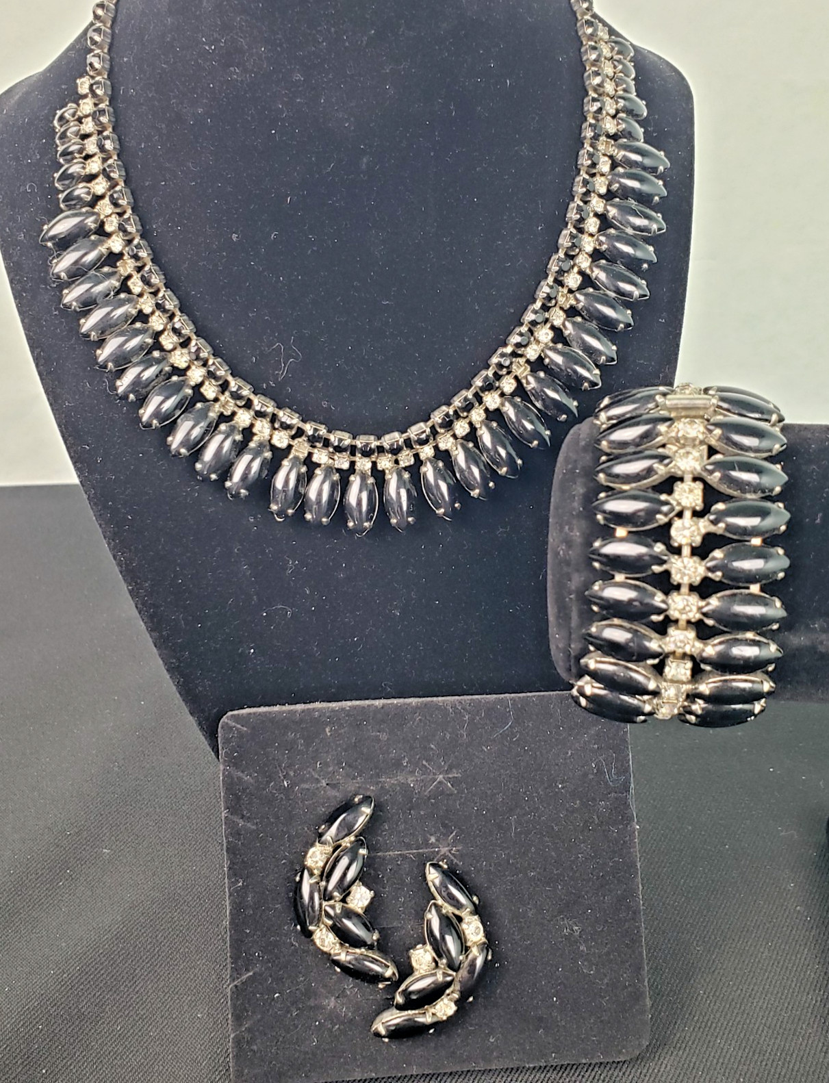 Vintage Kramer Of New York Black Marquis Stone Necklace Bracelet & Earrings Set