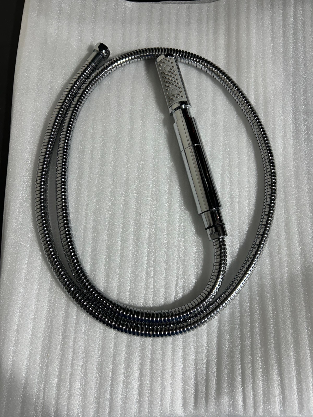 WATERWORKS CHROME HANDHELD w/ 5 FT HOSE display item DAMAGED NOZZLES SEE PICS