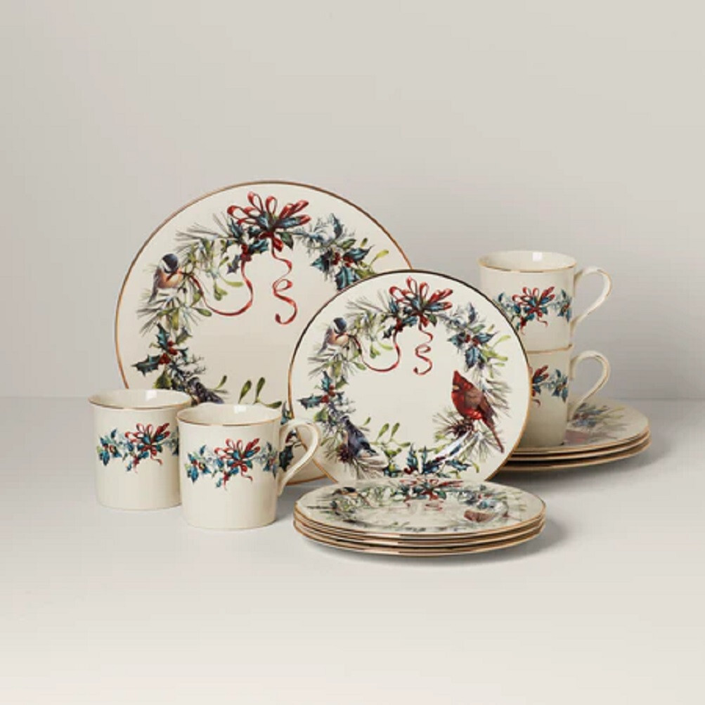 Lenox China WINTER GREETINGS  Christmas 12 Piece Dinnerware Set - N/O
