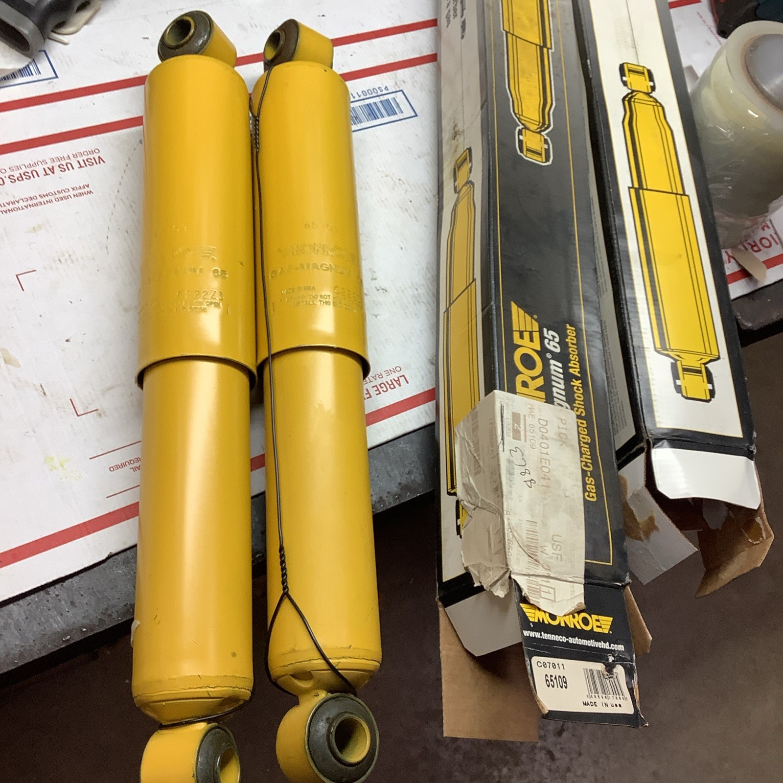 2 - Nos Monroe 65109 Gas Magnum 65 Shock Absorbers 2 - Nos Monroe 65109 Gas Magnum 65 Shock Absorbers