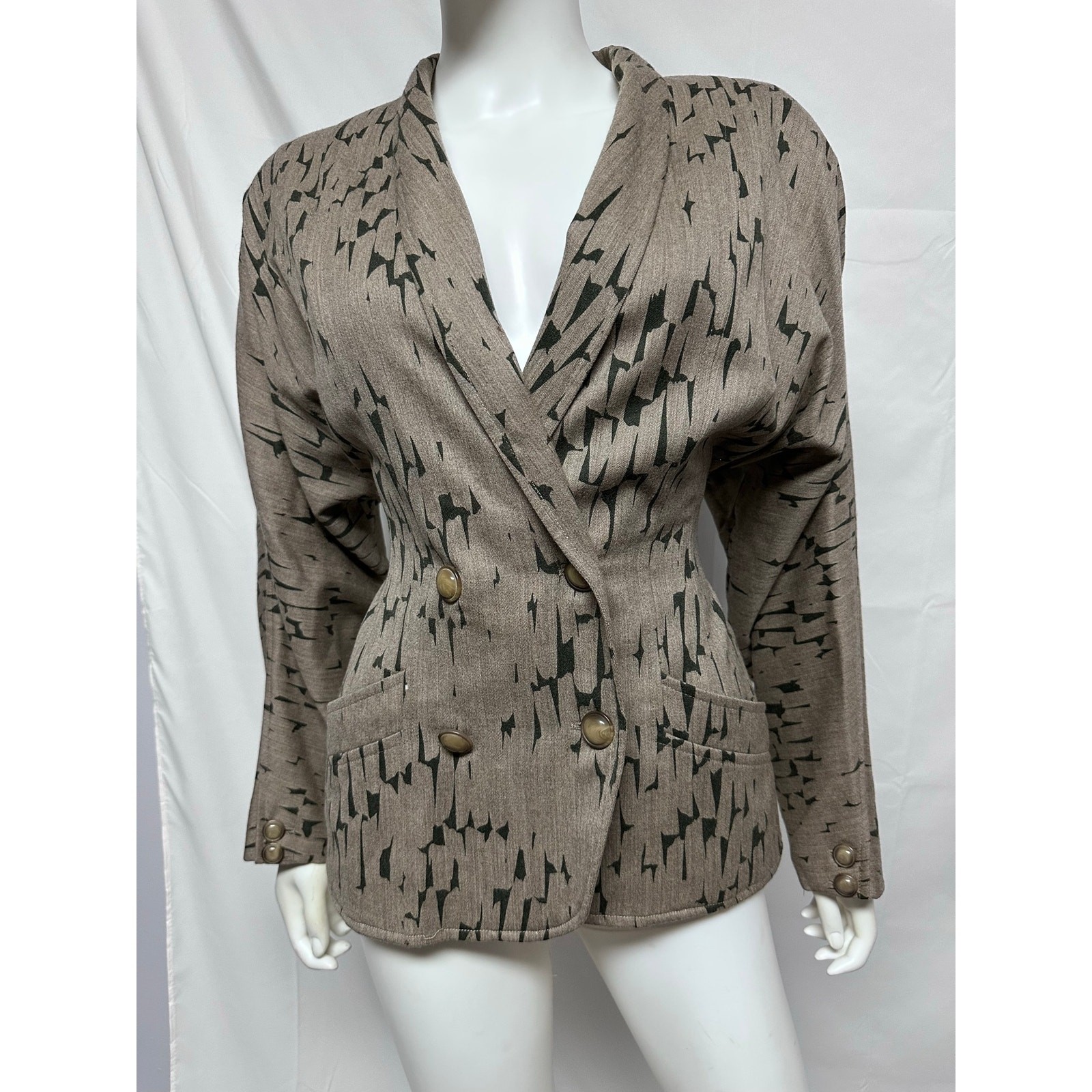 True Vintage Late 80s Escada by Margaretha Ley 100% Pure New Wool Fitted Jacket True Vintage Late 80s Escada by Margaretha Ley 100% Pure New Wool Fitted Jacket