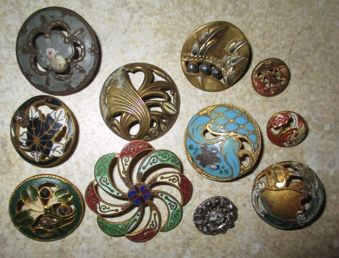 LOT 11 ANTIQUE VICTORIAN PIERCED ENAMEL / COLD PAINT BUTTONS - SOME DAMAGED LOT 11 ANTIQUE VICTORIAN PIERCED ENAMEL / COLD PAINT BUTTONS - SOME DAMAGED