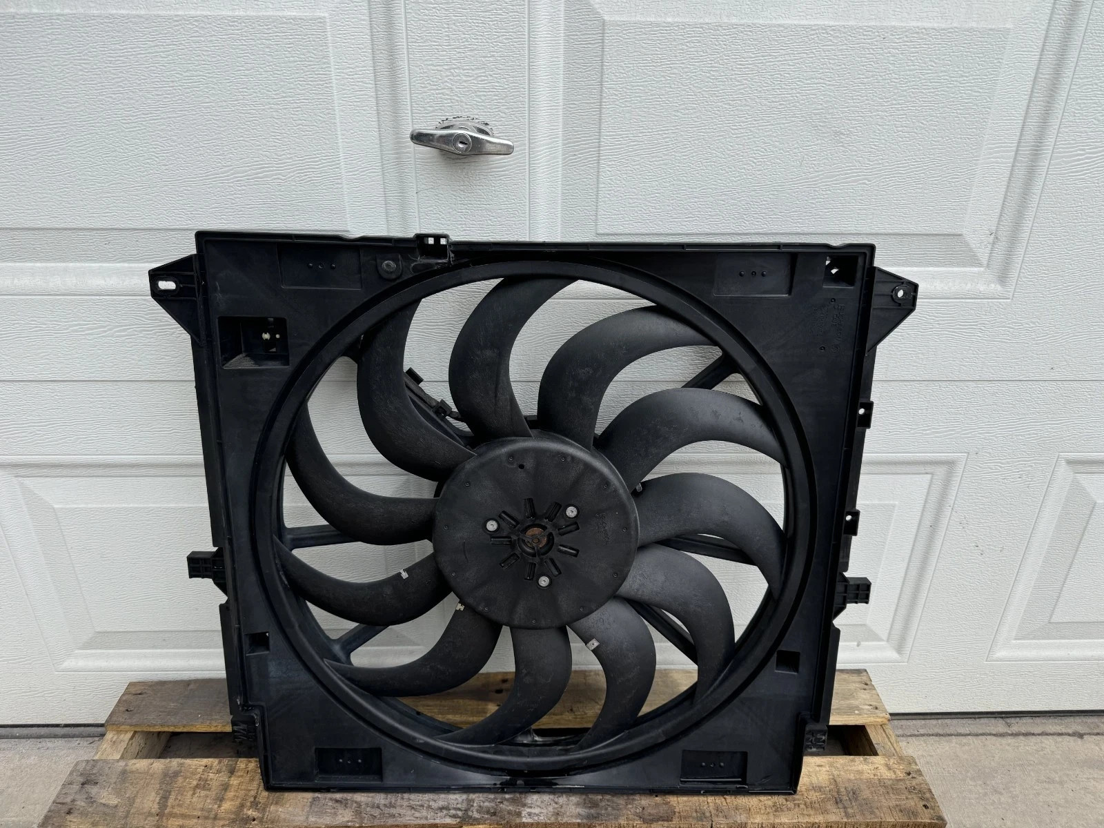 15-22 Chevr Colorado 3.6 Electric Cooling Radiator & Ac Condensor Fan Motor OEM 15-22 Chevr Colorado 3.6 Electric Cooling Radiator & Ac Condensor Fan Motor OEM