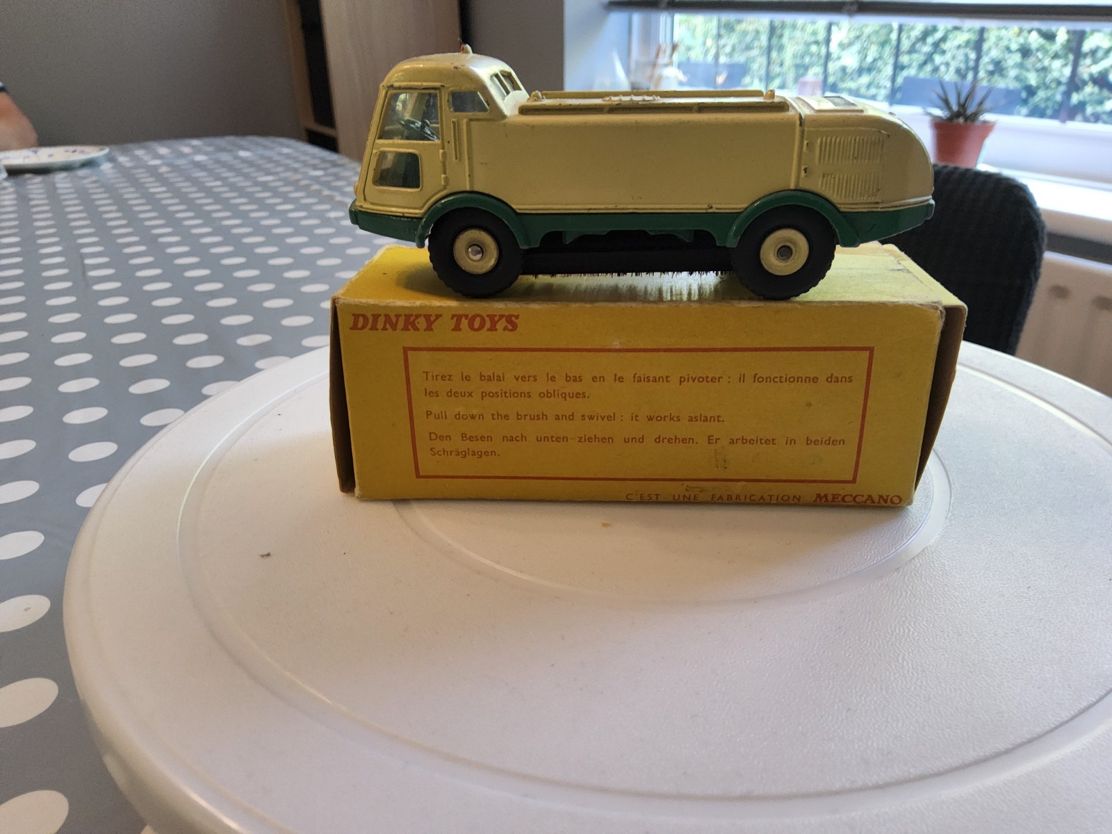 Vintage French Dinky 596 LMV Street Sweeping Machine. in original box