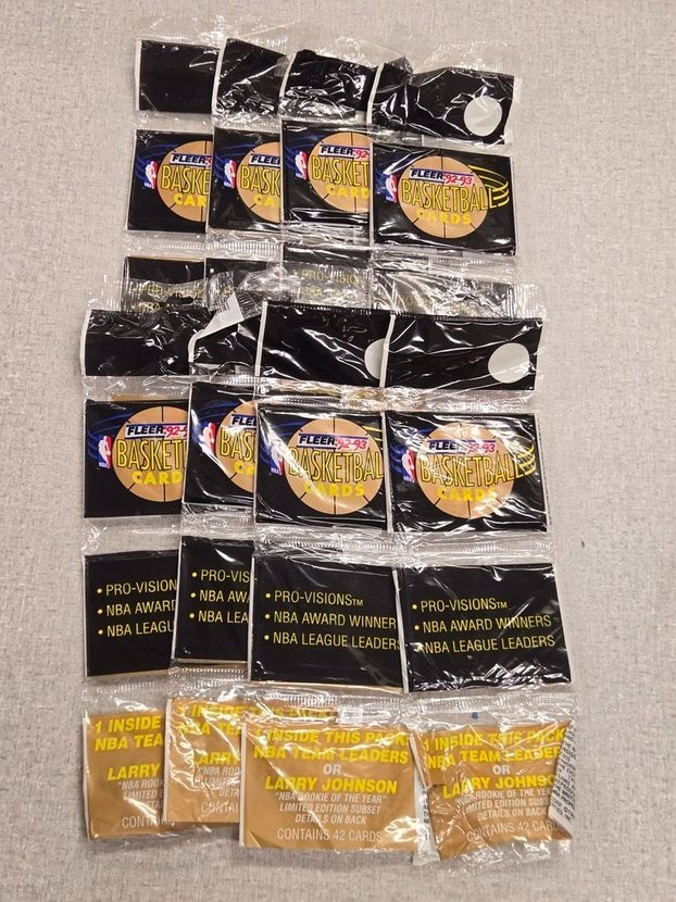 1992-93 Fleer Basketball Rack Pack Lot of 8 w/ Michael Jordan #32 Showing on Top