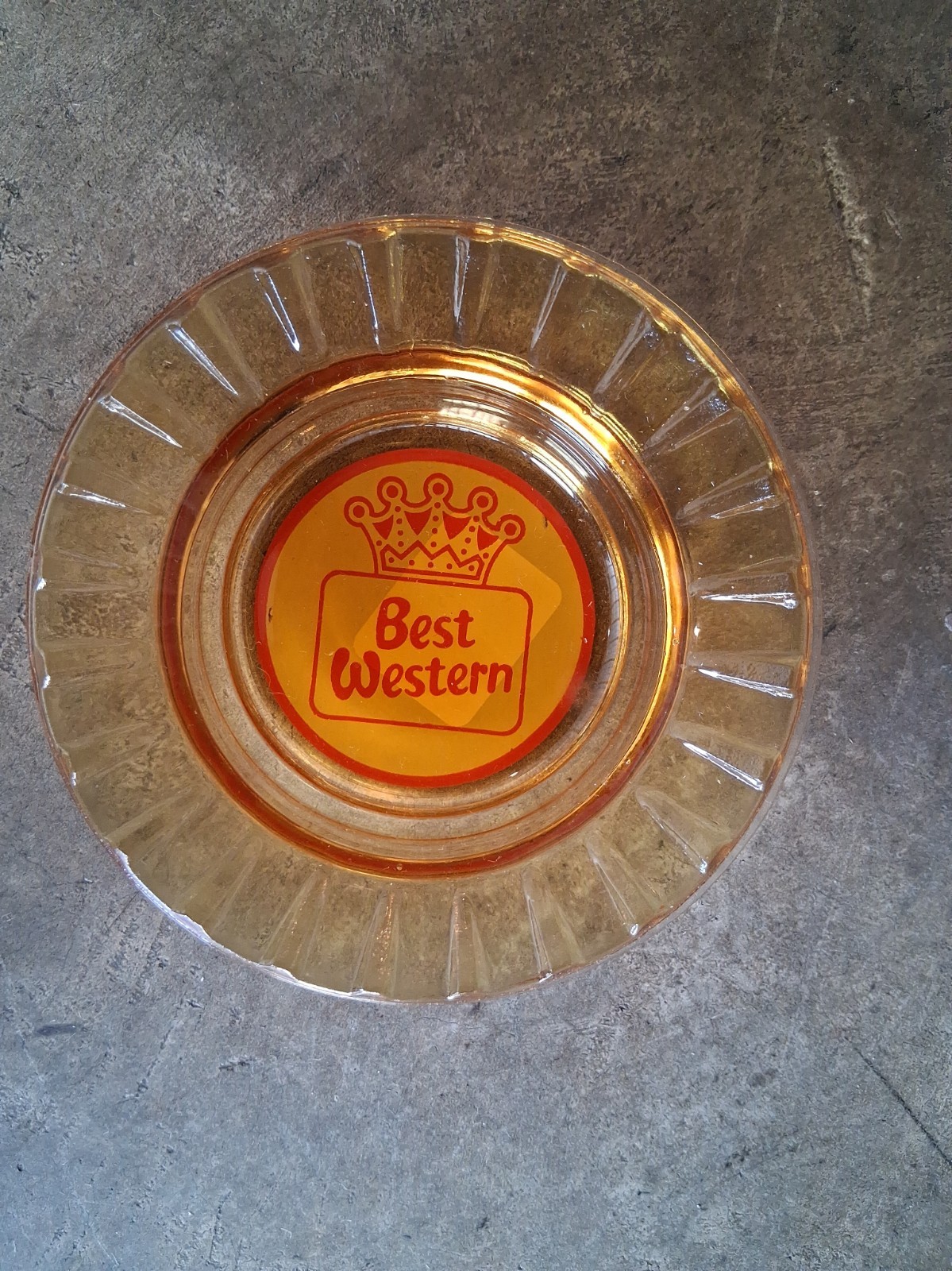 Vintage Best Western Hotel Ashtray 1970's Logo Amber Glass Round Advertising. Vintage Best Western Hotel Ashtray 1970's Logo Amber Glass Round Advertising.