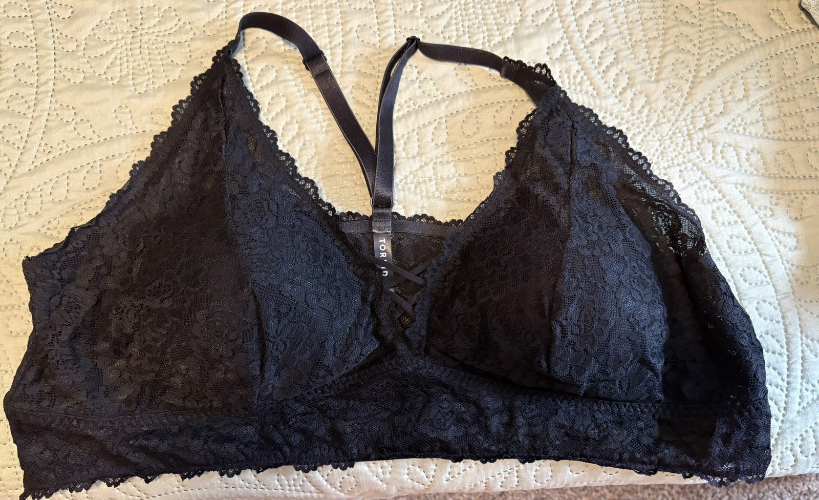 TORRID Bra Size 4 Wireless Black Lace Pullover Bra Bralette Sexy NWT TORRID Bra Size 4 Wireless Black Lace Pullover Bra Bralette Sexy NWT