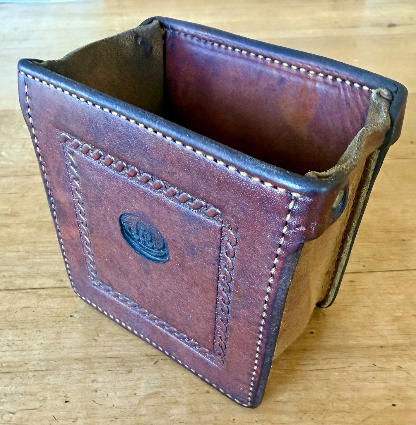 Vintage Abercrombie & Fitch 12 Gauge Cartridge Leather Belt Loop Pouch Vintage Abercrombie & Fitch 12 Gauge Cartridge Leather Belt Loop Pouch