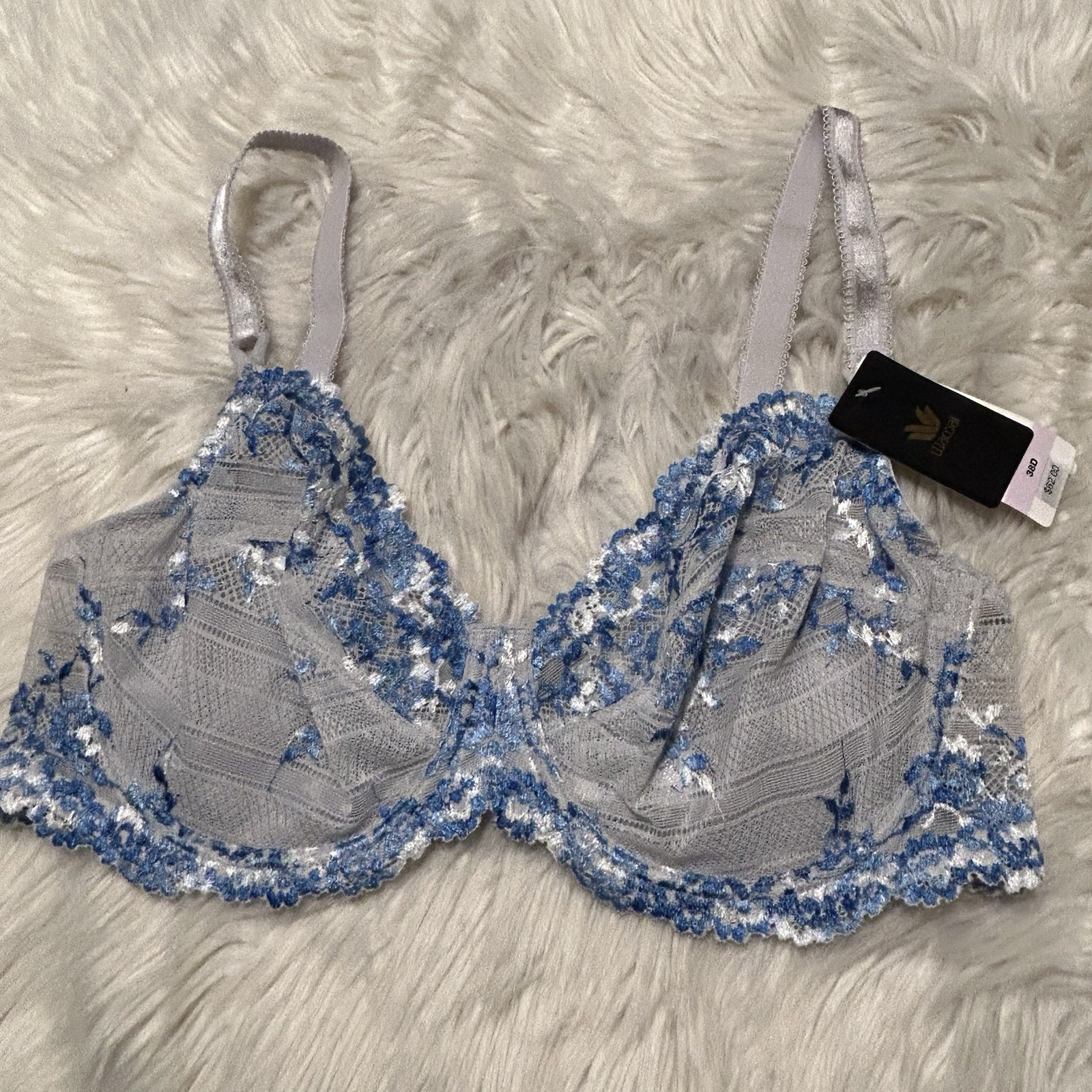 Wacoal 38D Bra Gray Embrace Lace Underwire Back Closure 65191 NEW Wacoal 38D Bra Gray Embrace Lace Underwire Back Closure 65191 NEW