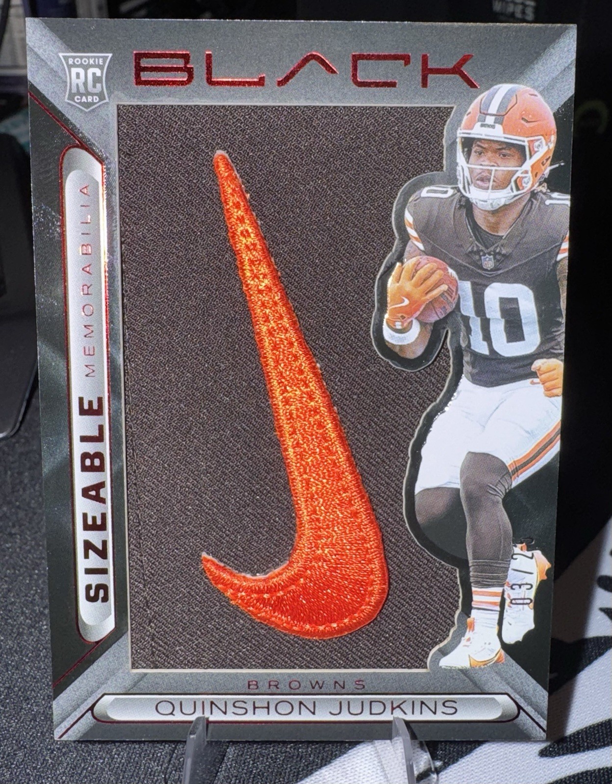 2025 Panini Black- Nike Swoosh Rookie Memorabilia Quinshon Judkins #SIZ-OJS /25 2025 Panini Black- Nike Swoosh Rookie Memorabilia Quinshon Judkins #SIZ-OJS /25