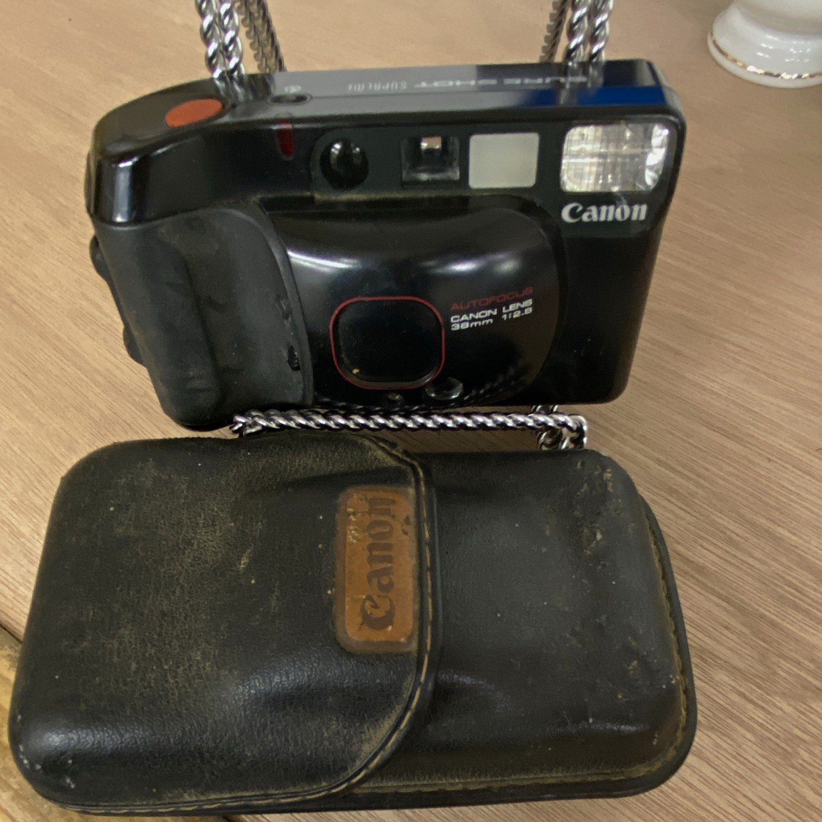 Canon Sure Shot Supreme 35mm Point & Shoot Film Camera Auto Focus Flash Black Canon Sure Shot Supreme 35mm Point & Shoot Film Camera Auto Focus Flash Black