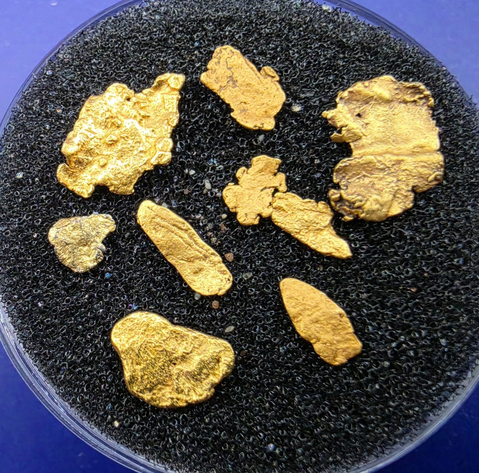 1.057g Anzasca Valley Italy Extremely Rare Leaf Gold Batch 1.057g Anzasca Valley Italy Extremely Rare Leaf Gold Batch