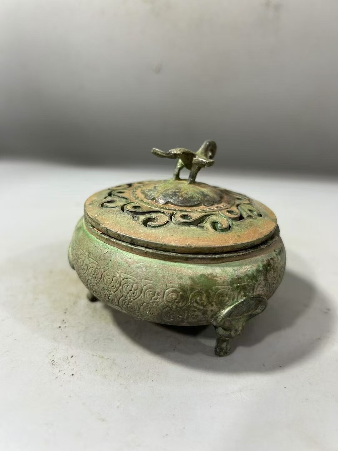 Exquisite antique collection crafts Bronze ox foot crane incense burner Exquisite antique collection crafts Bronze ox foot crane incense burner