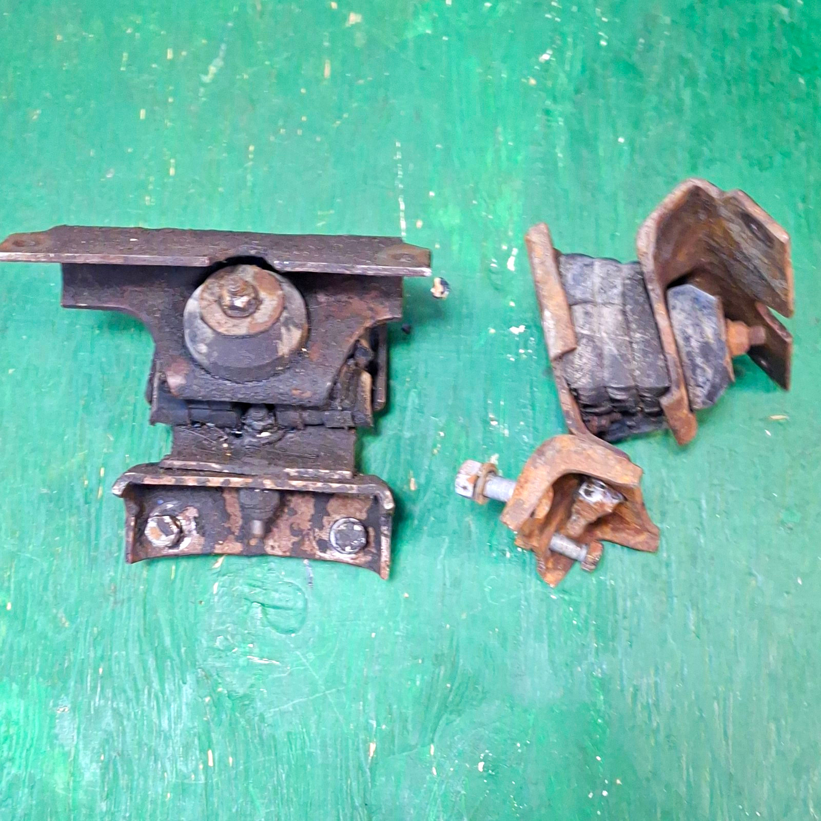 1964-65 Ford Fairlane V8  260,289,302 Motor Mounts