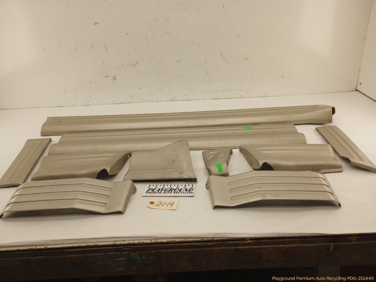 Mitsubishi Delica L300 Van Complete Set Of Lower Body Side Molding Trim 86-94