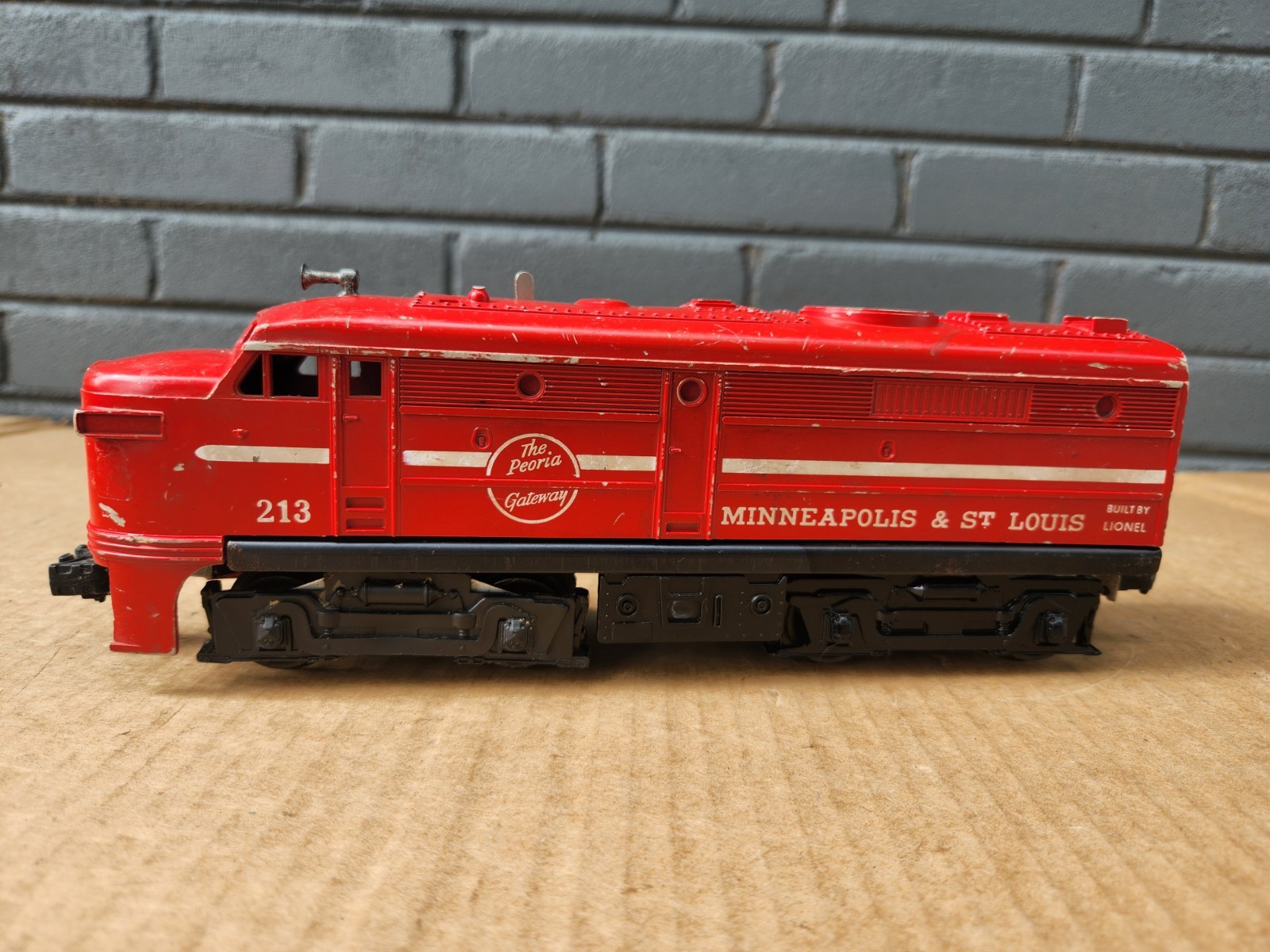 Postwar Lionel 213 M&St.L Minneapolis Powered Alco A Unit FA1 Diesel Switcher